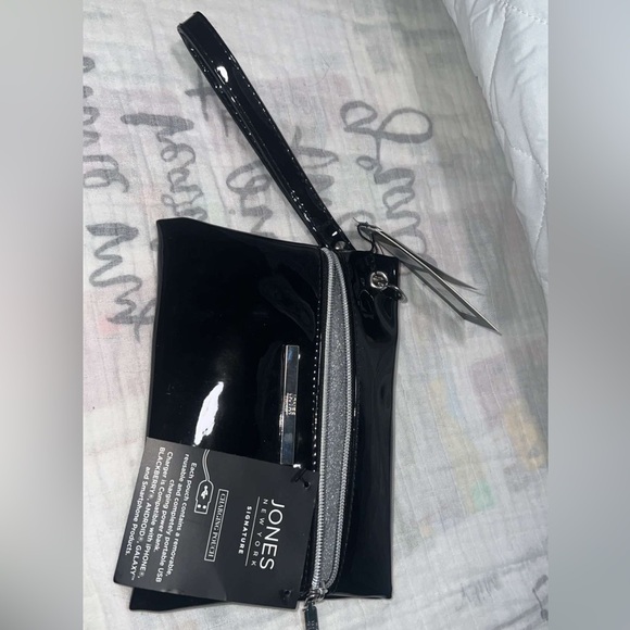 Brand New charging pouch - Picture 3 of 3